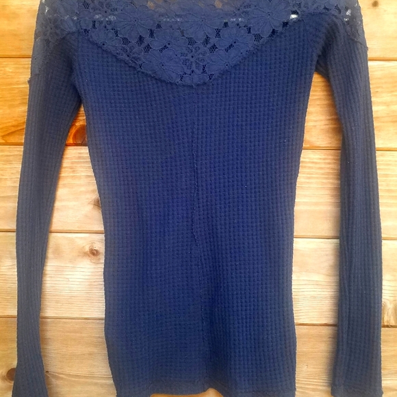 Hollister Lace Thermal Top - Picture 2 of 3